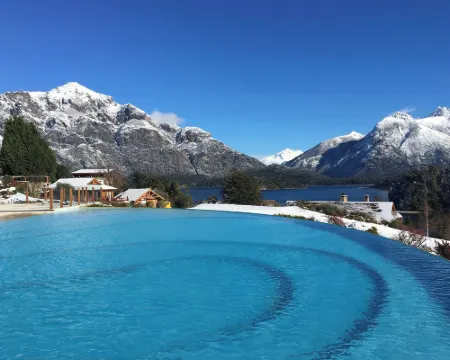 落落高爾夫水療度假村酒店 巴里洛切縣酒店