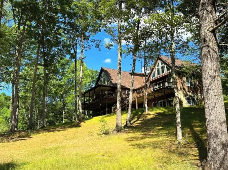 Laurel Mountain Getaway 🌄 Trout Fish on Crooked Creek🎣 Отели рядом с достопримечательностью «Нью Ривер трейл Стейт Парк, Клиффвью Аксесс»