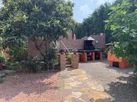 HOUSE WITH SWIMMING POOL IN CATALONIA