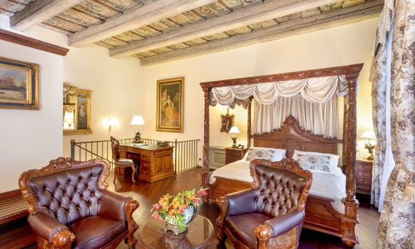 Iron Gate Hotel & Suites Prague by Bhg