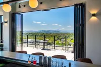 Embassy Suites by Hilton Asheville Downtown - bar