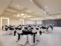 Saltstayz Premier – Golf Course Road & Sector 42 Hotels near DLF Phase I