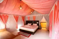 Hoa Resort Hotels in Shivpuri