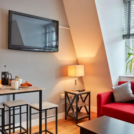 Shaky's Penthouse