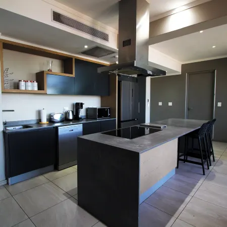 Sandton Smart Apartment Sixteen