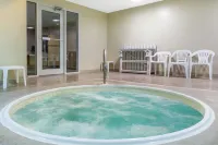 Super 8 by Wyndham Carthage Hotels in Jasper County