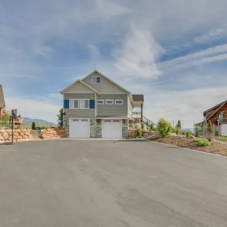 Garden City Gem Private Hot Tub and Game Room!