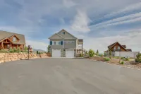 Garden City Gem Private Hot Tub and Game Room!
