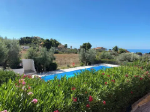 Apartment - Sleeps 3 & Swimming Pool