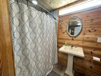 Mason Hollow Hideaway Cozy cabin with WiFi and AC in peaceful Whitley County KY