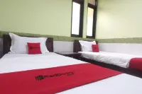 RedDoorz Syariah Near Bypass Krian Mojosari 호텔