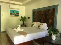 Aloha Seaside Resort