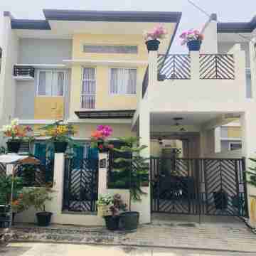 BRAND NEW HOME- 2 Minutes from Davao Int'l Airport  W/ SWIMMING POOL & BALCONY Hotel Exterior