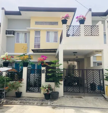BRAND NEW HOME- 2 Minutes from Davao Int'l Airport  W/ SWIMMING POOL & BALCONY Отели рядом с достопримечательностью «Университет Атенео де Давао»