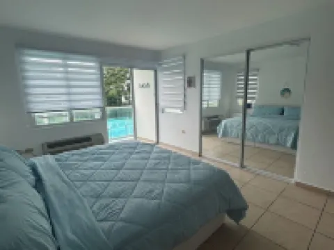 Charming 3-bedroom condo with pool and pickle ball in delightful Quebradillas Hoteles en Quebradillas