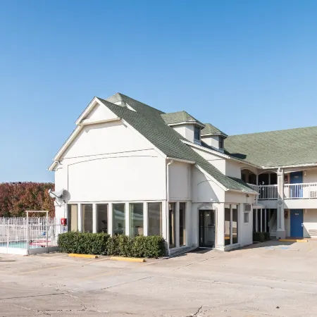 Motel 6 Fort Worth, TX - White Settlement Отели в г. Уайт Сетлемент