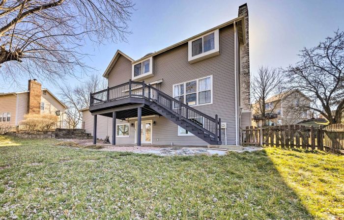 Saint Charles House Near Historic Downtown!