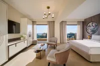 Pomegranate Wellness Spa Hotel فنادق في Moudania