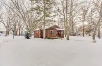 Cozy Lake Elmo Cottage