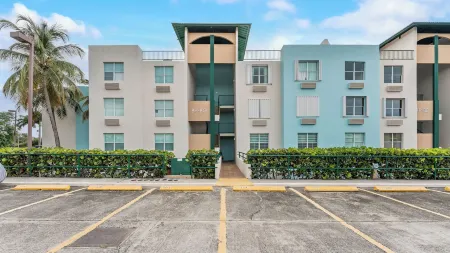 Tropical Escape With Pool Tennis Cabo Rojo Отели в г. Кабо Рохо