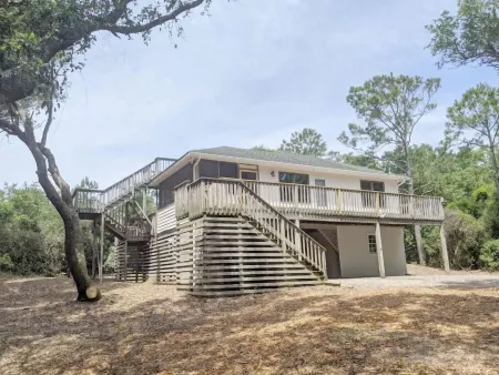 Duck Road Central Location🐶Dog Friendly🎾Parking &Tennis Pass⛱Walk to the Beach