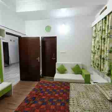 3 Bedroom Condo near Fatehsagar Lake Rooms