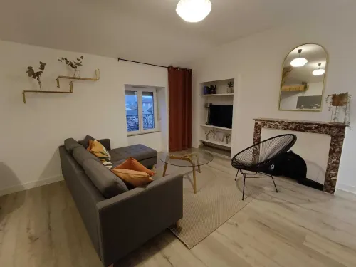 Appartement Cosy - Vue Théâtre Antique & Jardin de Cybèle Hotels in Vienne