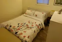 Charming home away from home with all the amenities Hotel a East York