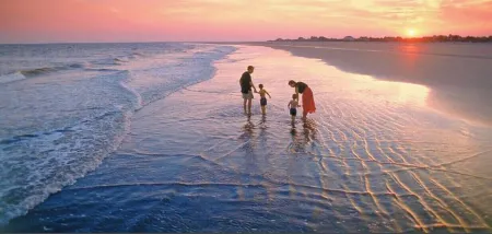 Hidden Gem on Seabrook Island-visit our fabulous beaches on this magical island! Отели рядом с достопримечательностью «Seabrook Beach»