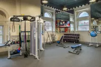 St. Louis Union Station Hotel, Curio Collection by Hilton - Gym