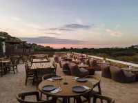 Laguna Coast Resort, Small Luxury Hotels of the World Hotels near شاطئ بلاكا