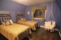 Lake George Chalet - The Pines Chickadee #29