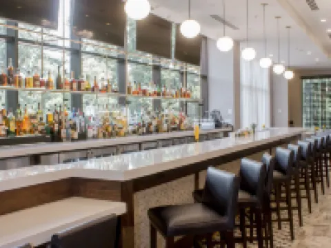 ダブルツリー バイ ヒルトン ホテル シャーロッツビル シャーロッツヴィルのホテル