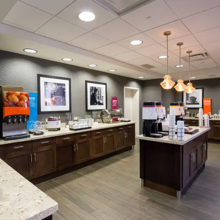 Hampton Inn & Suites Pittsburgh/Harmarville