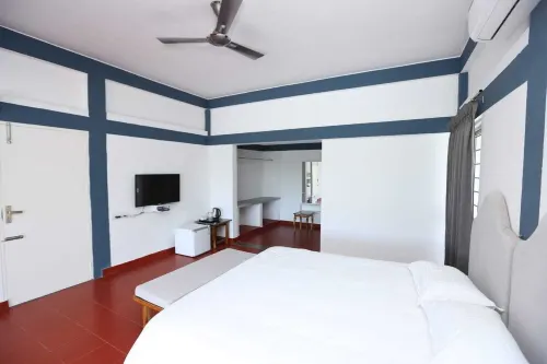 Alamparai Villa: Riverfront House W/ Great Views, Full Kitchen, & Strong Wi-Fi