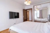 Cozy 2-bedroom apartment in charming Sibiu with WiFi, AC โรงแรมใน