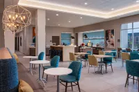 Tru by Hilton Ankeny - breakfast