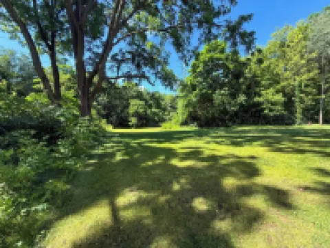 Luxury Barndominium- Indoor Pickleball & Hoops, Hot Tub, Stone Lake & Ski Nearby