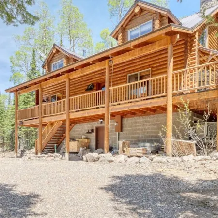 Authentic Log Cabin with Luxuries