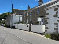 Breathtaking sea views, parking, beaches...  your ideal home away from home.