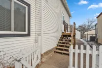 Cozy retro charm in Saint Paul with a monthly discount
