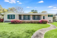 RETRO RETREAT - Perfect Get Away In Washington, La with WiFi, AC & MORE Hotels in St. Landry Parish