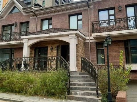 Townhouse with great view at villa