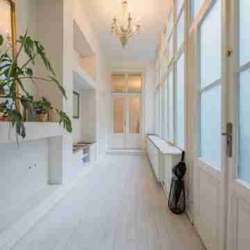 Spacious 3 bedroom, 3 ensuite bathroom elegant apartment near the Opera House Others