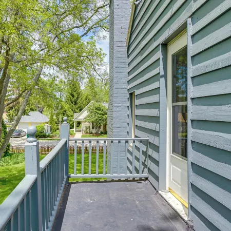 Walkable Thiensville Retreat Near Hiking!