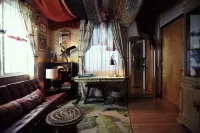 Peacock Room Jungle Lounge, Easy access and WiFi,  Berkeley