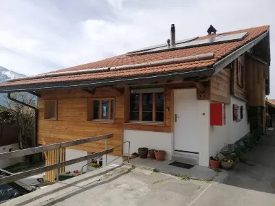 Chalet "Niesenblick" with views of the lake, Jungfrau, Mönch and Eiger Hotels near Blueme