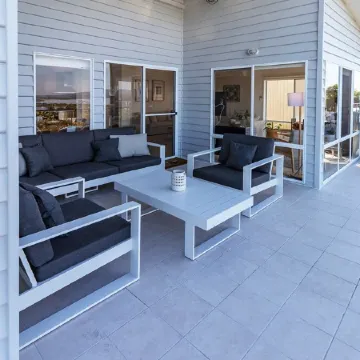 Blue Bird coastal retreat