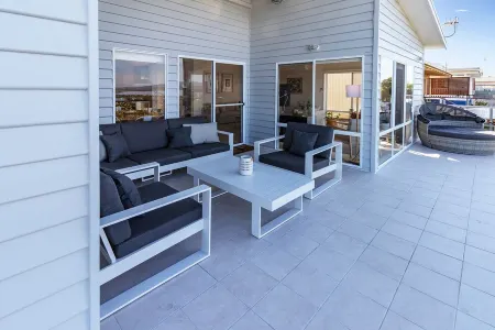 Blue Bird coastal retreat