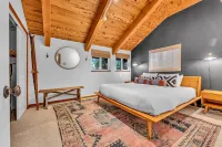 4BR Tahoe Cabin w/ Hot Tub, BBQ & Ping Pong Next to Lake & Paige Meadows Trails